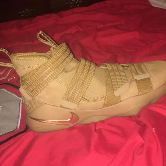 Nike LeBron Soldier 11 SFG Wheats. Size 8.5 - Picture 3 of 6